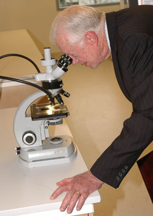 CarterMicroscope.lr.jpg