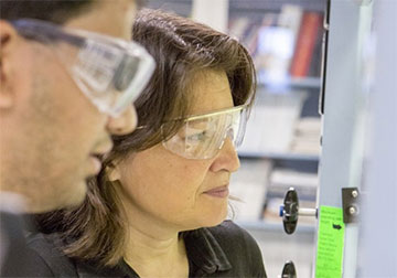 Tami Bond in University of Illinois lab