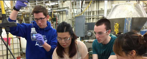 BSE students in lab