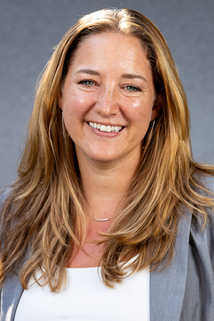 Elizabeth Nance headshot