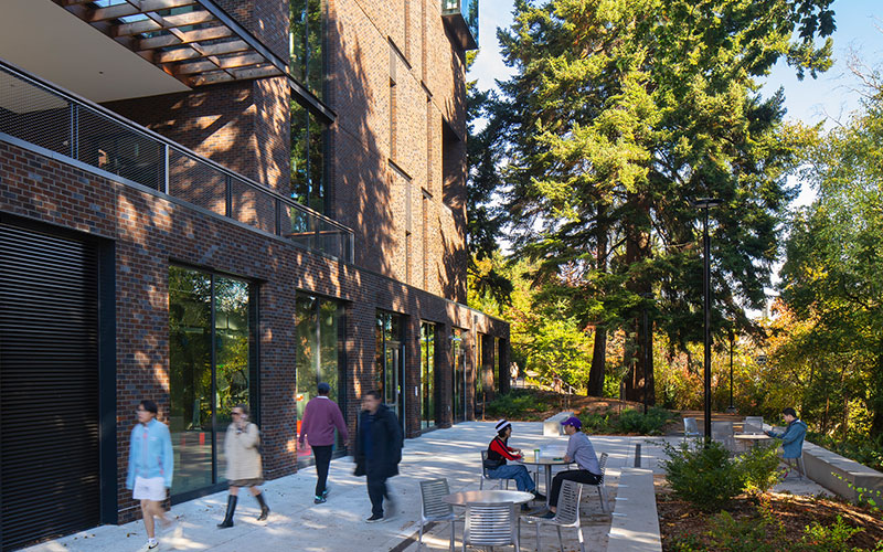 Outdoor study and gathering space adjacent to the Interdisciplinary Engineering Building