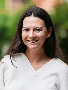 Taylor Holliday headshot