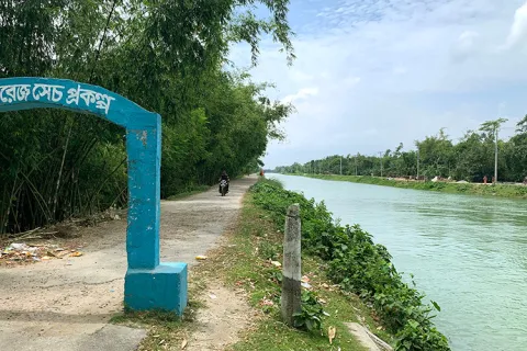 Monitoring the world's irrigation canals
