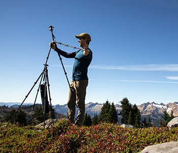 Students and Professor David Shean hike to Easton Glacier and conduct a aerial glacier survey