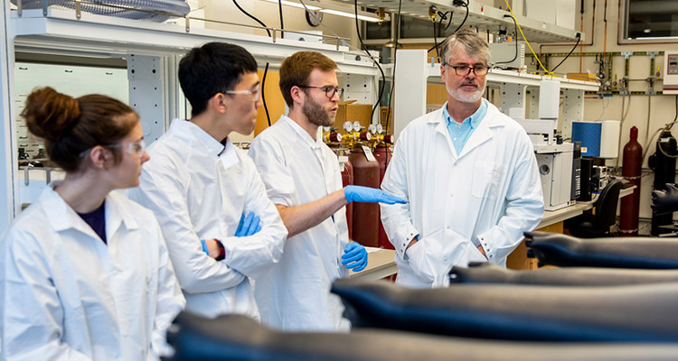 Students working at NanoES lab