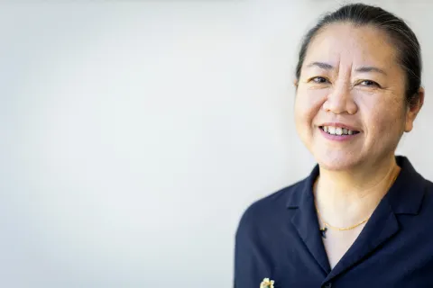  Dr. Tueng Shen 